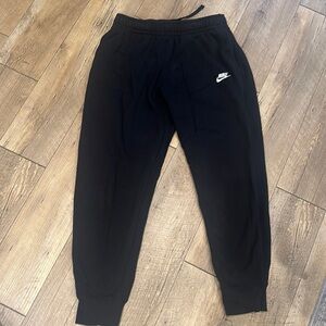 Nike sweatpant joggers - men’s medium - great condition